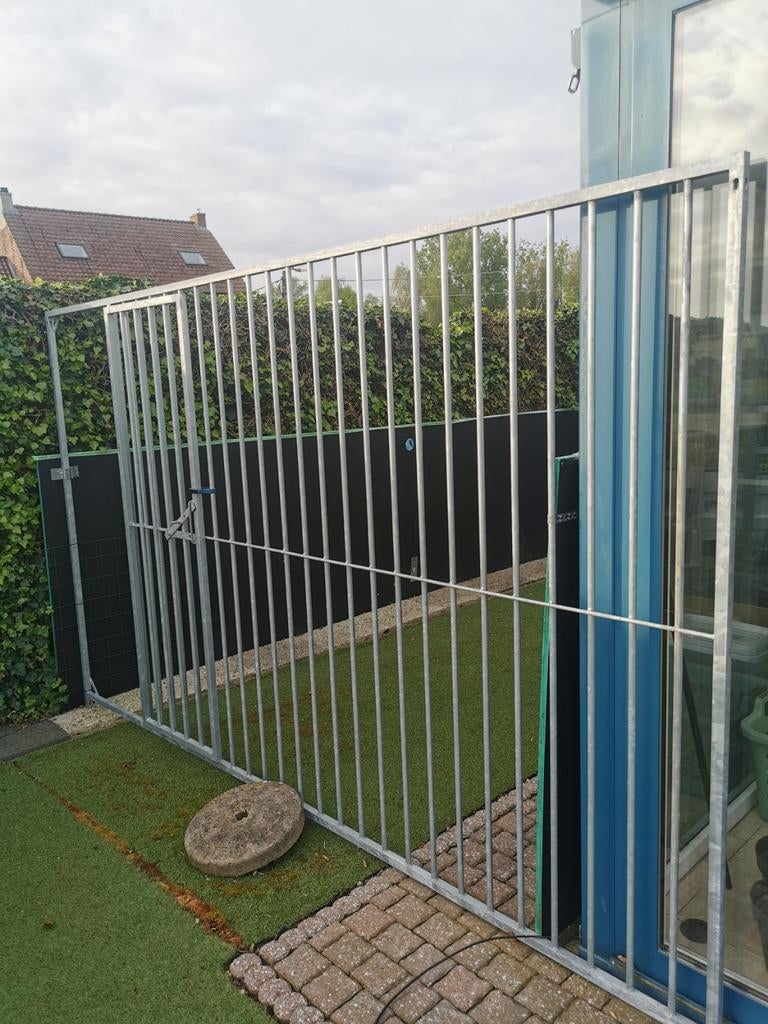 Niche pour chien avec porte, 5 x 3 m, Enlèvement