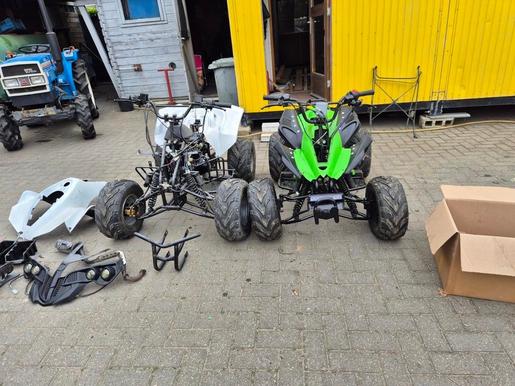 2 quad's 125cc 4takt, Motos