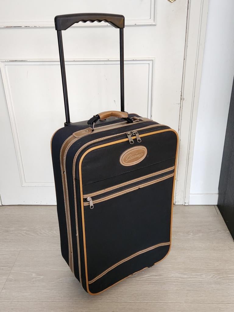 Trolley klein formaat reiskoffer 58x37cm, Handtassen en Accessoires, Koffers, Gebruikt, Uitschuifbare handgreep, Wieltjes, Ophalen