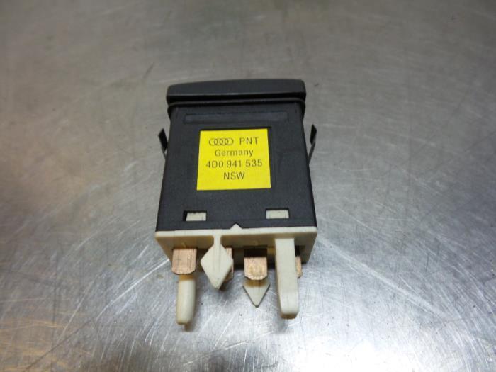 Mistlamp Schakelaar van een Audi A8 (A8 94-), Auto-onderdelen, Dashboard en Schakelaars, Audi, Gebruikt, 3 maanden garantie, Ophalen of Verzenden