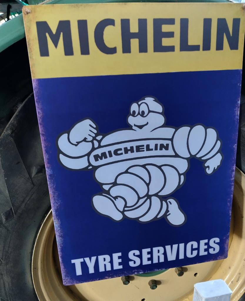 MICHELIN Tyre Services. 70x50cm., Verzamelen, Ophalen of Verzenden, Gebruikt, Reclamebord