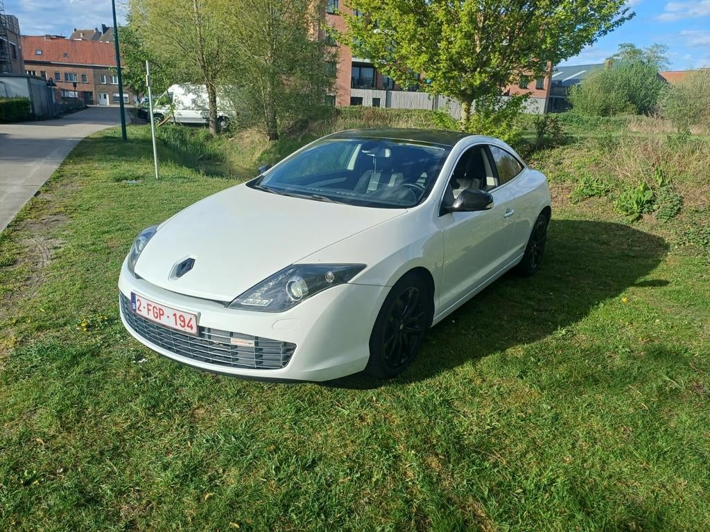Renault Laguna Coupe Monaco Gp 2012, Auto's, Renault, Bedrijf, Airconditioning, Elektrische ramen, Keyless entry, Lederen bekleding