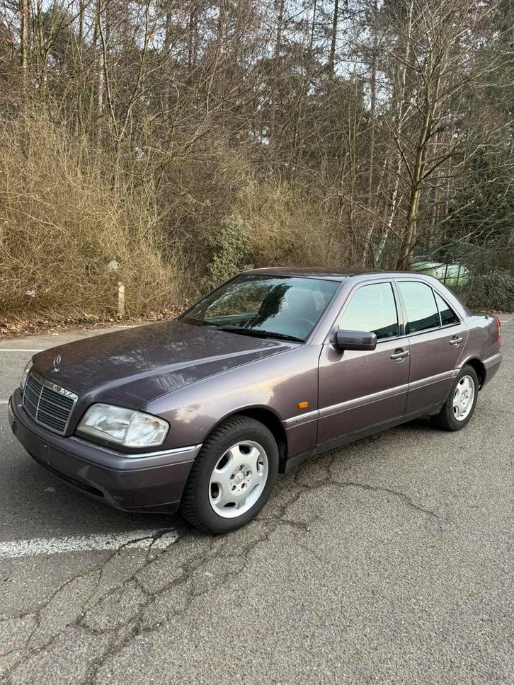 Mercedes c200diesel, elegance, 133dkm oldtimer, Auto's, Oldtimers, Particulier, ABS, Airbags, Centrale vergrendeling, Elektrische ramen