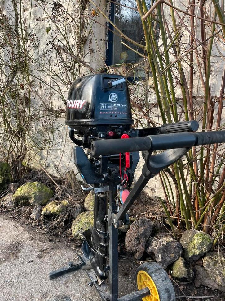 Moteur hors-bord 4 temps Mercury de 5 CV, Sports nautiques & Bateaux, Moteurs Hors-bord & In-bord, Moteur hors-bord, Enlèvement