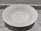 2 grote witte schalen, Huis en Inrichting, Keuken | Servies, Ophalen, Gebruikt, Schaal of Schalen, Wedgwood