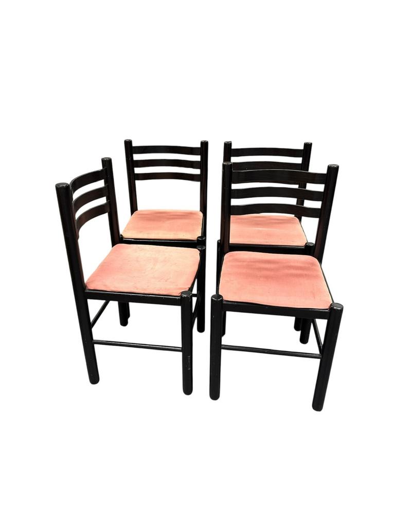 4 vintae stoelen 1970, Huis en Inrichting, Stoelen, Verzenden, Zo goed als nieuw