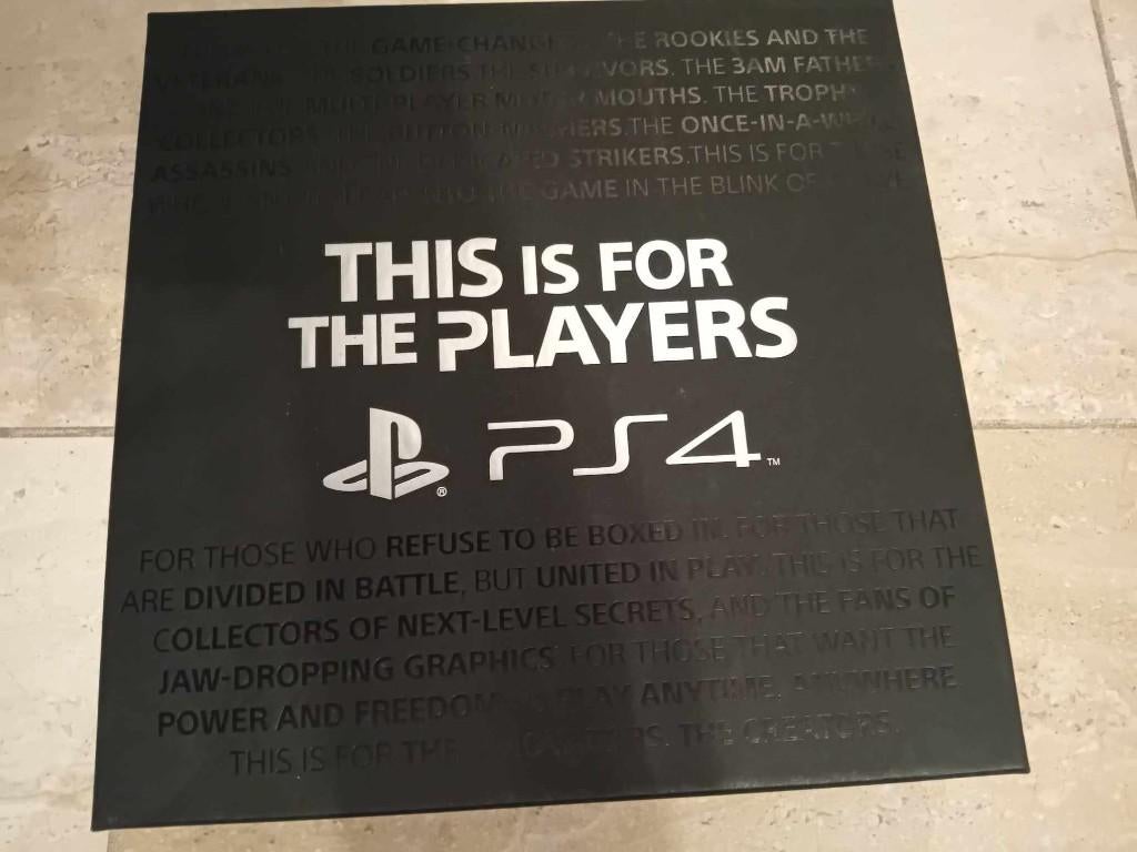 This is for the players , presskit Ps4 , 5 games incl., Consoles de jeu & Jeux vidéo, Jeux | Sony PlayStation 4, 1 joueur, À partir de 12 ans