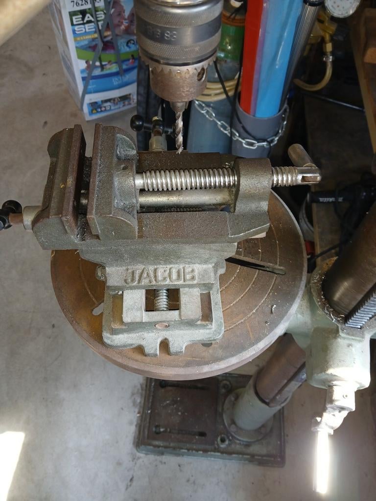 Kruistafel/ bankschroef, Doe-het-zelf en Bouw, Werkbanken, Ophalen, Bankschroef