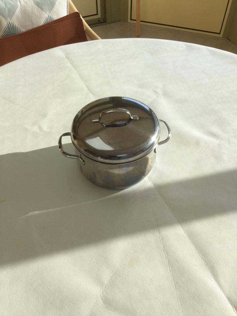 Casserole inox 18/10. 18 cm, Maison & Meubles, Cuisine | Casseroles & Poêles, Inox, Enlèvement ou Envoi, Comme neuf, Plaque céramique