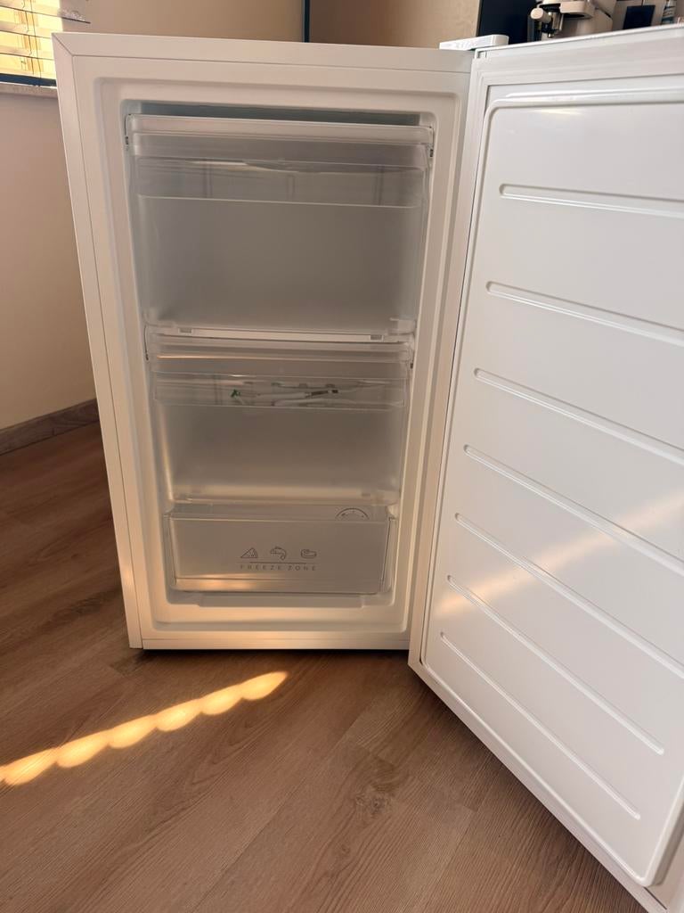 DOMO diepvries 60 liter, Ophalen, Zo goed als nieuw