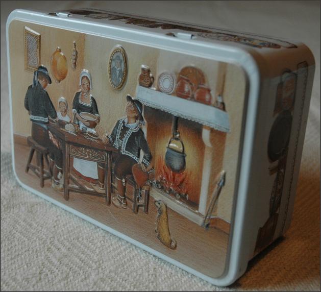 Boite neuve, décor en relief, Thème "Intérieur breton", Collections, Enlèvement ou Envoi, Neuf, Biscuits, Autres marques