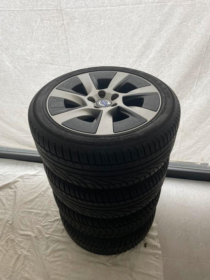 5x108 velgen met banden 17 inch/volvo velgen 235/45/17, Auto diversen, Autosport-onderdelen, Nieuw, Ophalen