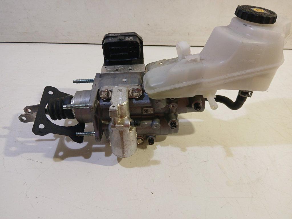 Rembekrachtiger Toyota Prius, Onderdelen@venauto.nl, Van der Ven Autorecycling B.V., Gebruikt, Ettenseweg 76, 4706 PB Roosendaal, The Netherlands