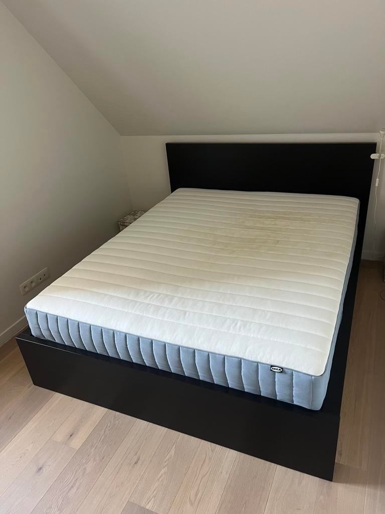 Ikea bed + matras, Huis en Inrichting, Slaapkamer | Boxsprings, Ophalen, Zo goed als nieuw