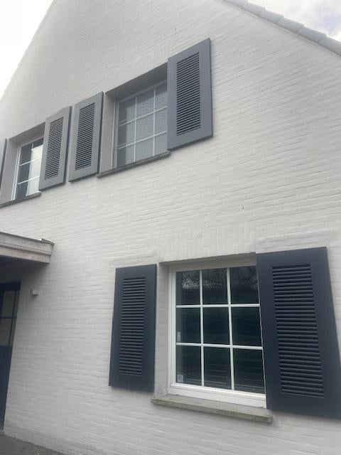 Aluminium raamluiken te koop, Ophalen, Gebruikt, Minder dan 100 cm, Grijs