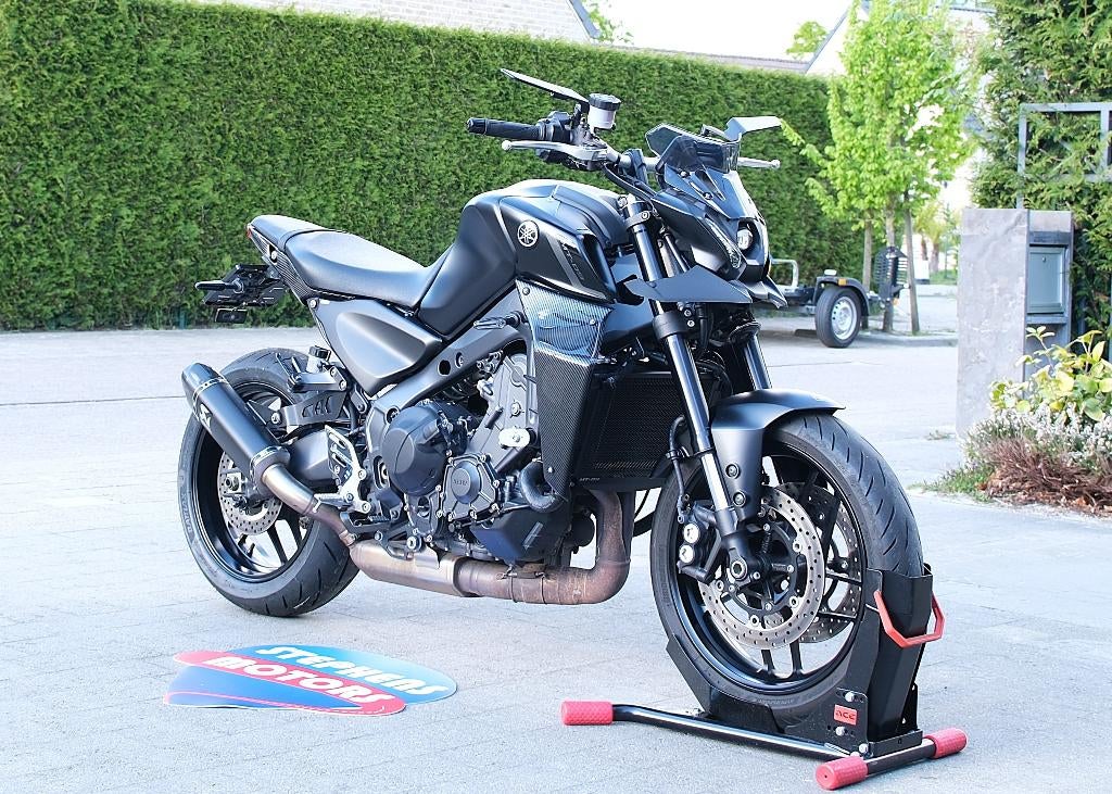 Yamaha MT-09 Tech Black Akrapovic, Motoren, Occasion, 890 cc, Motorrijbewijs A, Bedrijf