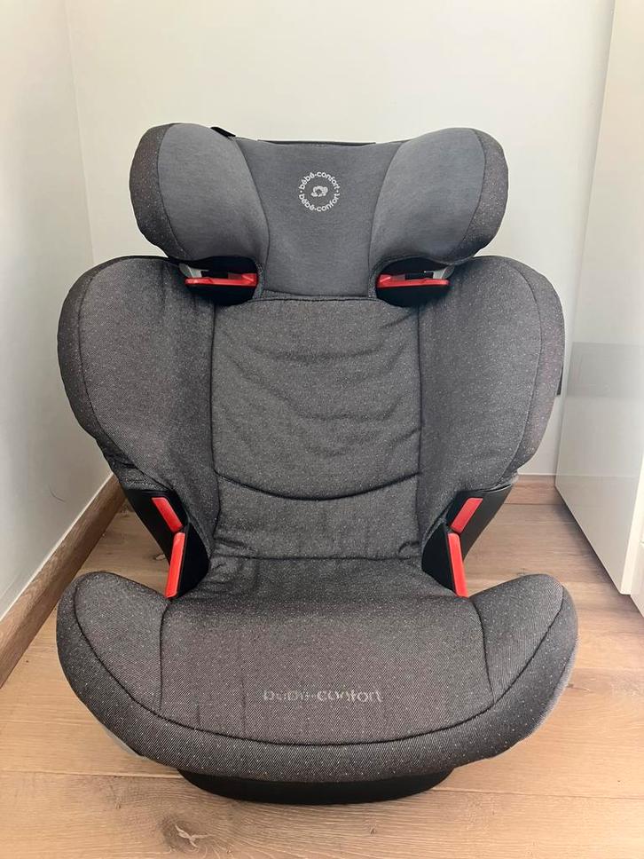 Autostoel groep 2/3 met isofix - grijze hoes, Kinderen en Baby's, Autostoeltjes, Zo goed als nieuw, Maxi-Cosi, Autogordel, Slaapstand