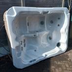 VeilingNL -LOT 1 - gebruikte 4 persoons jaccuzzi, Tuin en Terras, Ophalen, Gebruikt, Vast