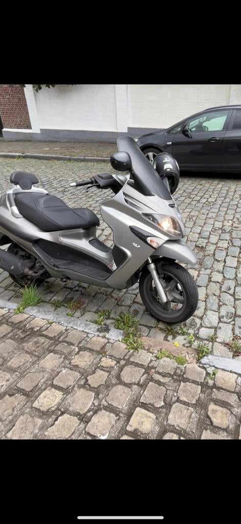Piaggio 125cc, Fietsen en Brommers, Scooters | Yamaha, Zo goed als nieuw, Ophalen