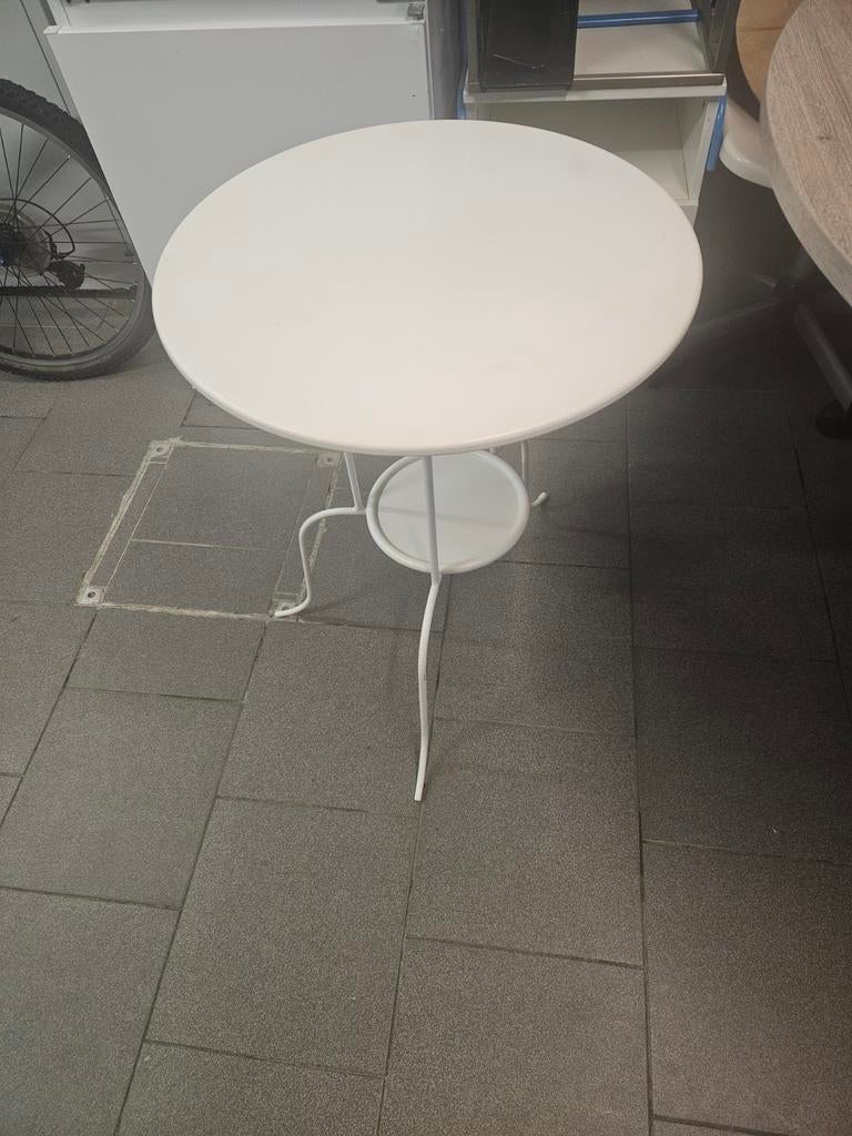 Table de coin en acier, Enlèvement