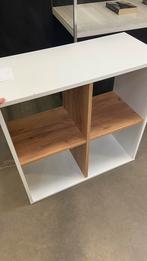 een moderne en compacte vakkenkast in uitstekende staat, Huis en Inrichting, Ophalen, Zo goed als nieuw, Minder dan 150 cm, Minder dan 100 cm