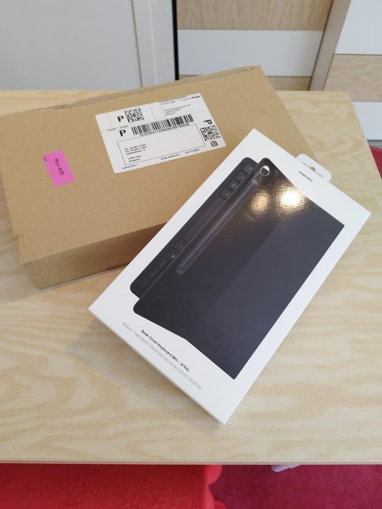 Samsung Book Cover Keyboard Slim met AI Key (Nieuw!), Computers en Software, Galaxy Tab S10 FE | S10 FE 5G | S9 | S9 5G | S9 FE | S9 FE 5G