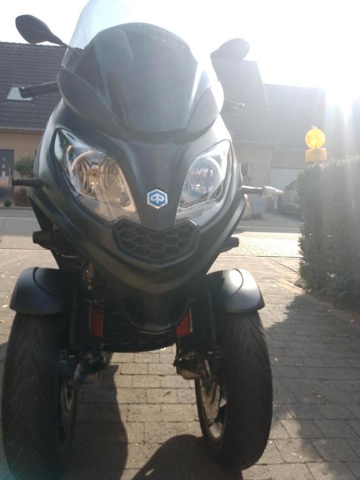 Piaggio MP3 300 HP 2022, Motos, Motos | Piaggio, Particulier, Scooter, 12 à 35 kW, 1 cylindre, Permis Moto A1 minimum, ABS, Contrôle de traction