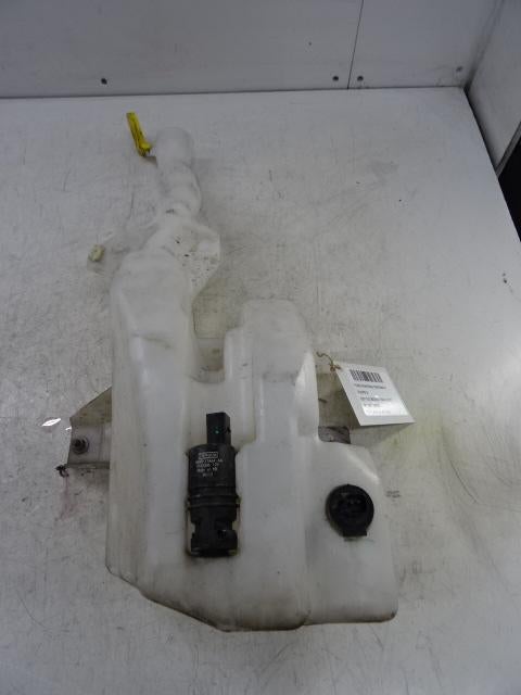 RUITENSPROEIERRESERVOIR VOOR Ford USA Mustang VI Fastback, Gebruikt, Amerikaanse onderdelen