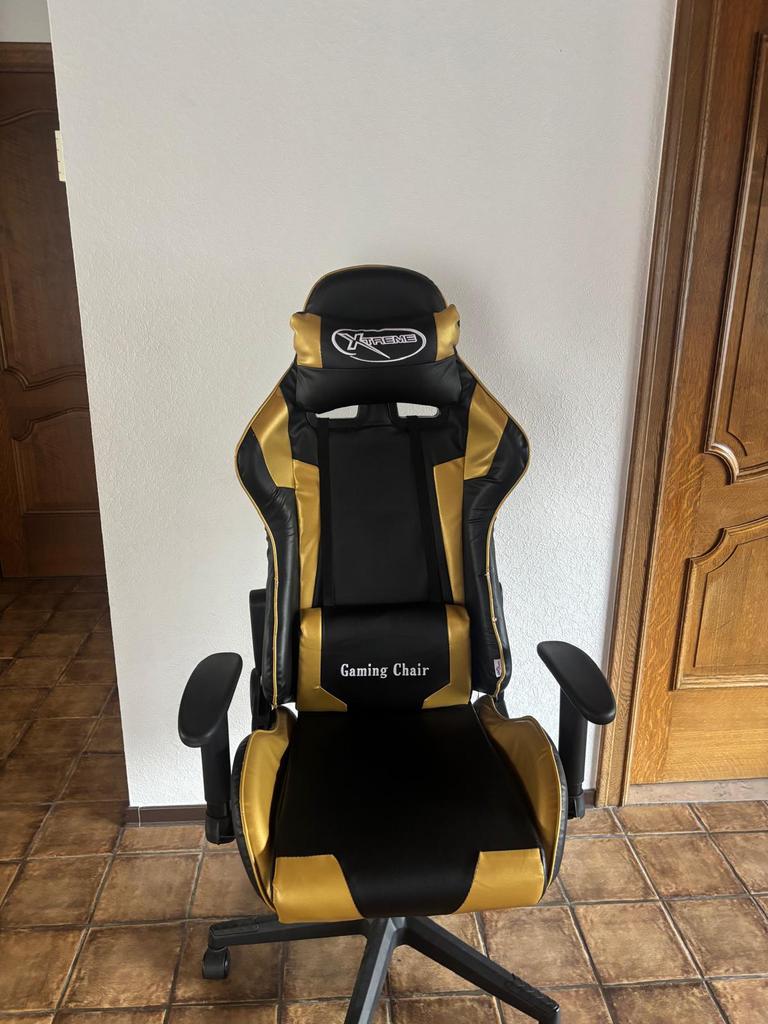 Xtreme Gaming chair - zwart/goud- comfortabel en stijlvol, Huis en Inrichting, Bureaustoelen, Ophalen, Ergonomisch, Zo goed als nieuw