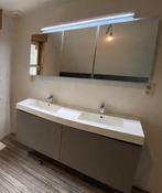 Badkamer: bad + toilet + badkamermeubel + spiegelkast, Ophalen, Zo goed als nieuw, Met bad