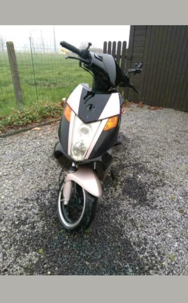 Keeway afbraak of sloop scooter GOED LEZEN !!, Vélos & Vélomoteurs, Cyclomoteurs | Marques Autre, Enlèvement