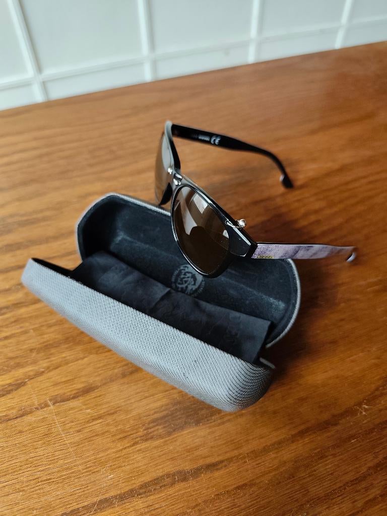 Lunettes de soleil DIESEL, Handtassen en Accessoires, Ophalen of Verzenden, Bril