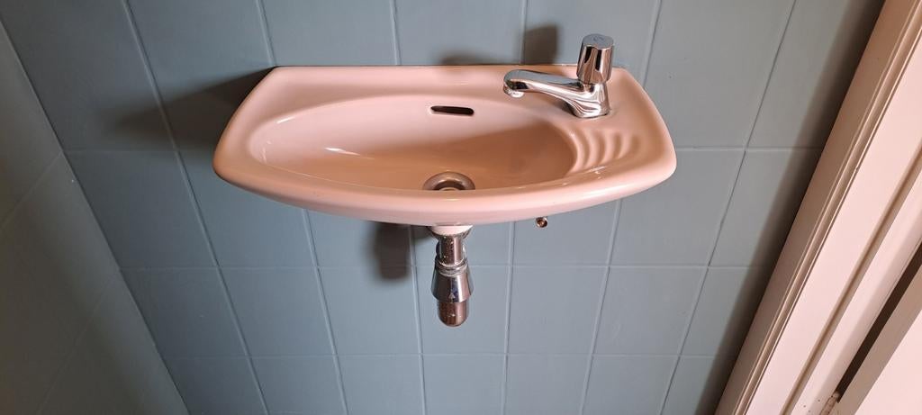lavabo toilet met kraan, Ophalen