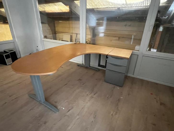 Grand bureau d’angle design avec caisson – état impeccable, Maison & Meubles, Bureaux, Comme neuf, Métal, Enlèvement