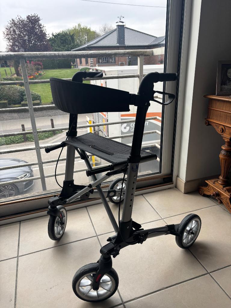 Rollator/déambulateur Vermeiren comme neuf, Enlèvement