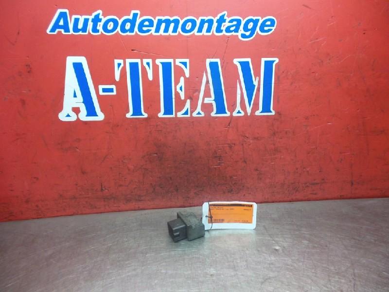 VOORGLOEI RELAIS Renault Kangoo Express (FC) (7700115078), Gebruikt, Renault