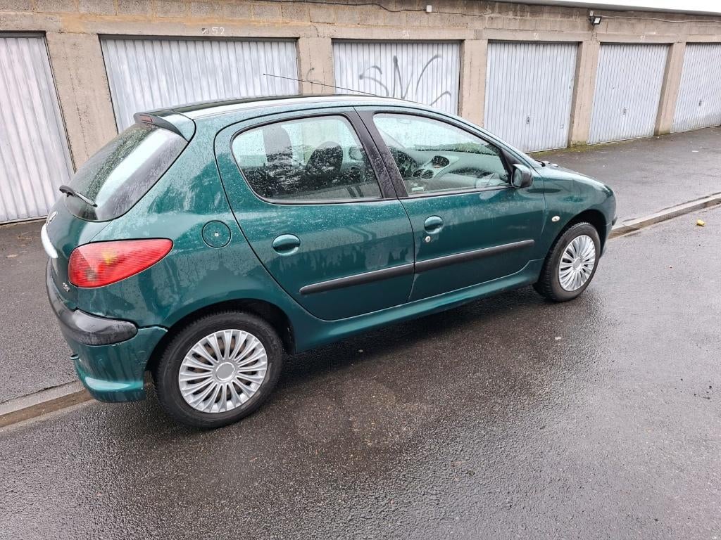 Peugeot 206 1.4i 175dkm gekeurd voor verkoop, Auto's, Peugeot, 4 deurs, Adaptieve lichten, Zwart, 1400 cc