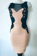 Pastelroze avondjurk met stretch, sluier en kant, Ophalen of Verzenden, Roze