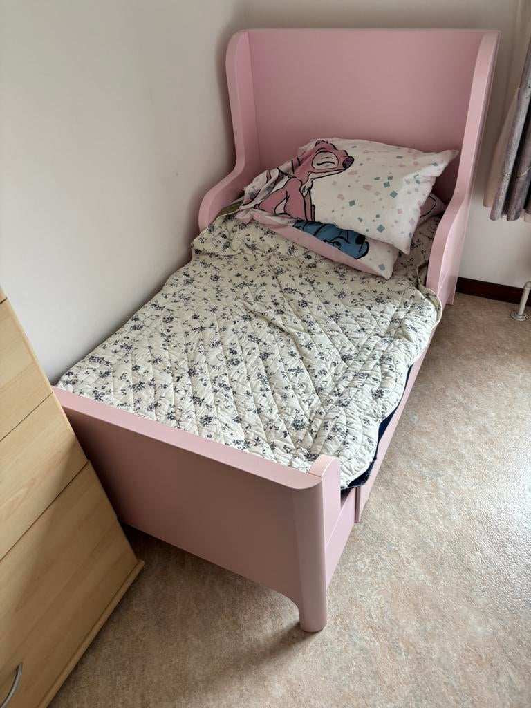 Uitschuifbare kinderbed met matras ikea roos, Enlèvement, Comme neuf