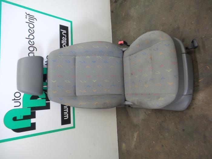 Siège droit d'un Volkswagen Caddy (Caddy 04-), Autos : Pièces & Accessoires, Habitacle & Garnissage, Volkswagen, Utilisé, 3 mois de garantie