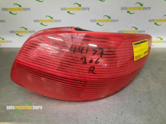 Achterlicht rechts van een Peugeot 206, Auto-onderdelen, Verlichting, Peugeot, Gebruikt, 3 maanden garantie