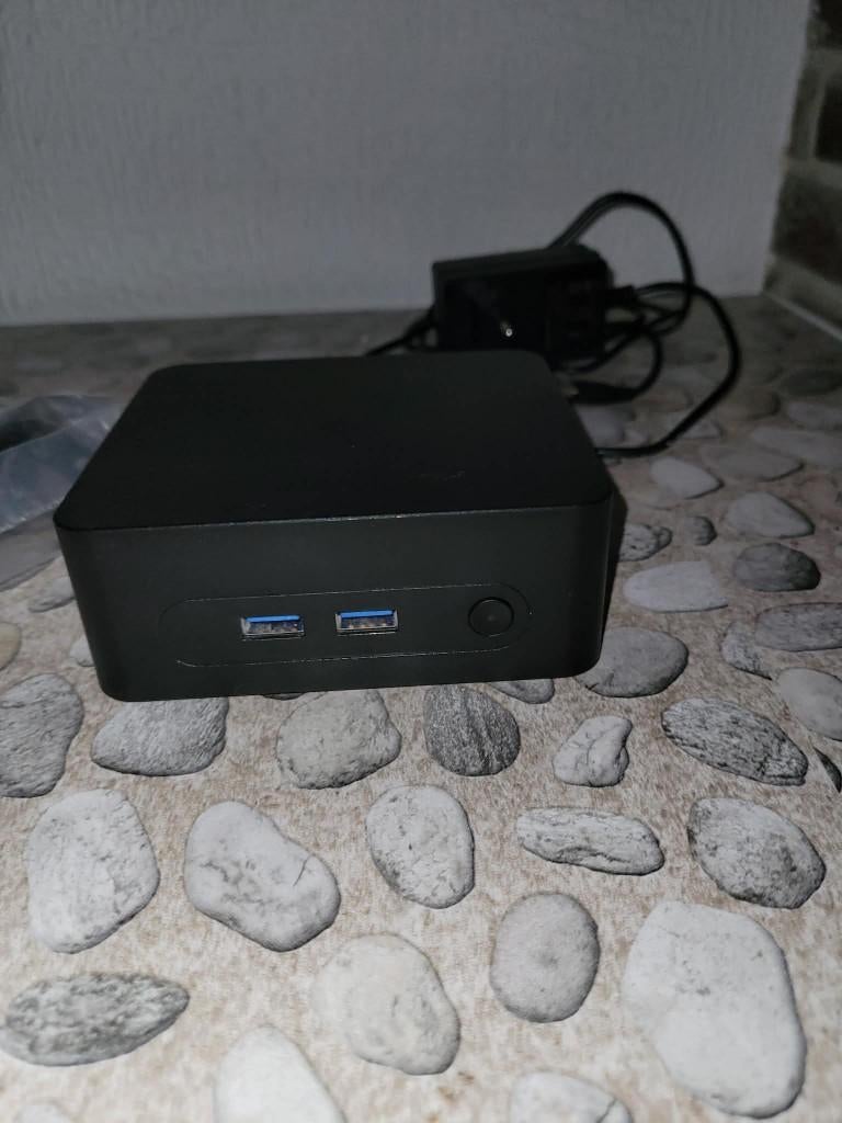 mini pc a vendre lire s.v.p, Computers en Software, Desktop Pc's, Zo goed als nieuw, 2 tot 3 Ghz, SSD, 8 GB, Ophalen
