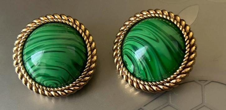 David Grau boucles oreilles cabochon malachite, Bijoux, Sacs & Beauté, Boucles d'oreilles, Comme neuf, Enlèvement ou Envoi