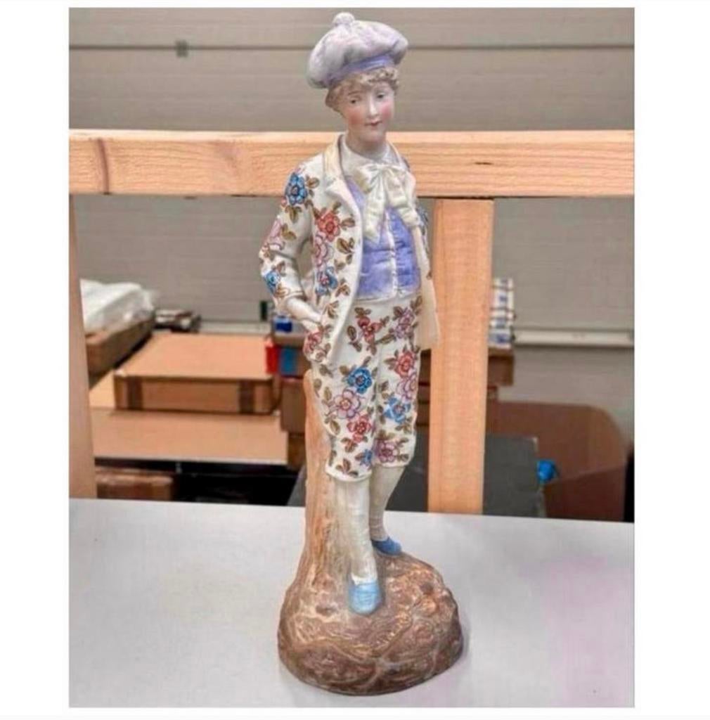 Antiek Duits porseleinen Volkstedt beeld 1890 porselein, Antiek en Kunst, Kunst | Beelden en Houtsnijwerken, Gemerkt, Ophalen of Verzenden