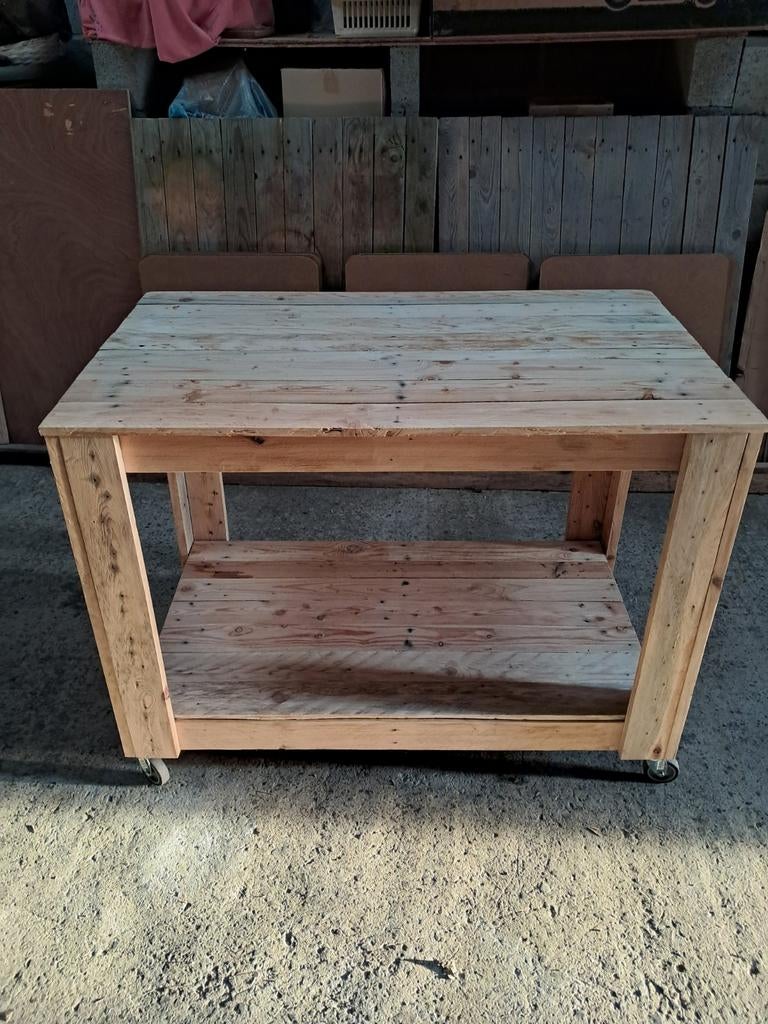 WERKBANK VAN PALLETHOUT OP WIELEN, Ophalen