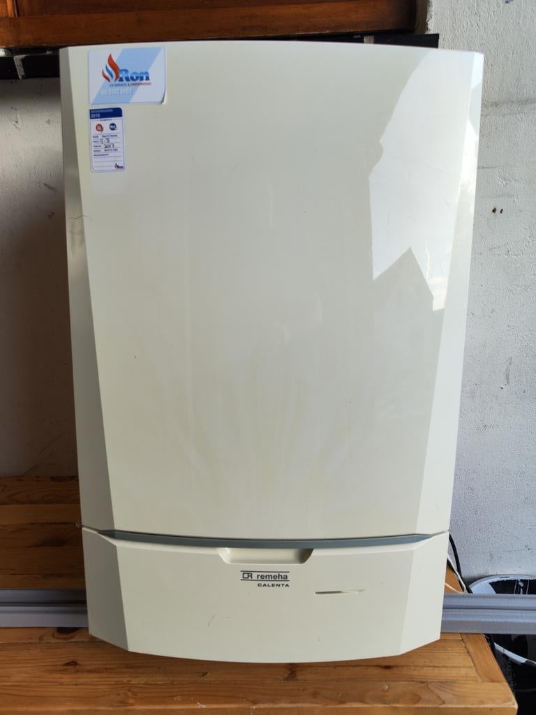 Remeha Calenta 28c CV-ketel voor onderdelen of reparatie, Bricolage & Construction, Chauffe-eau & Boilers, Enlèvement