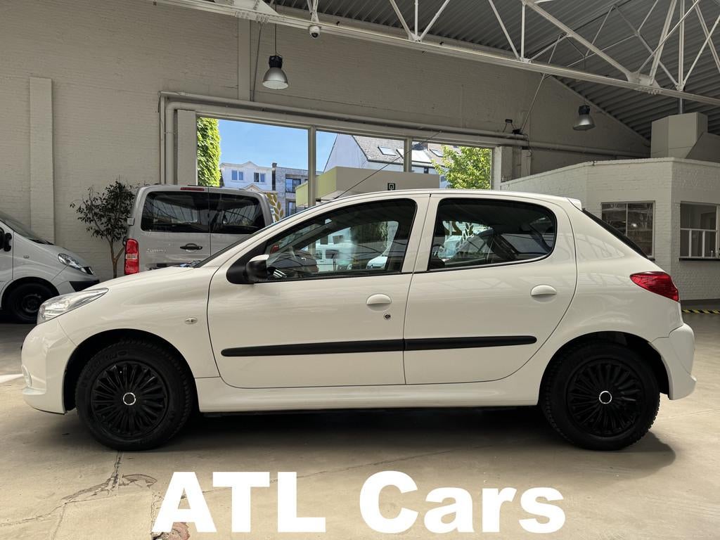 Peugeot 206 Slechts 93.000km! | Benzine | LEZ OK | 1j Garant, Auto's, Voorwielaandrijving, Stof, Zwart, 4 cilinders