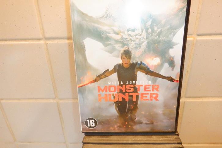 DVD Monster Hunter (Milla Jovovich), CD & DVD, DVD | Horreur, Comme neuf, Monstres, À partir de 16 ans, Envoi