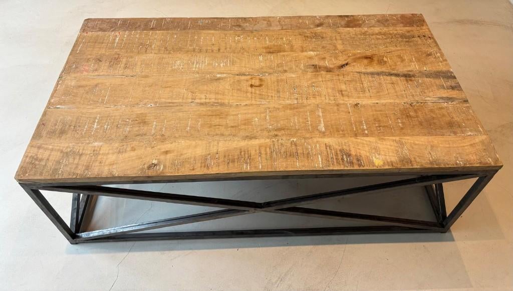 Table basse design industriel, Maison & Meubles, 100 à 150 cm, Moins de 50 cm, Enlèvement, Utilisé