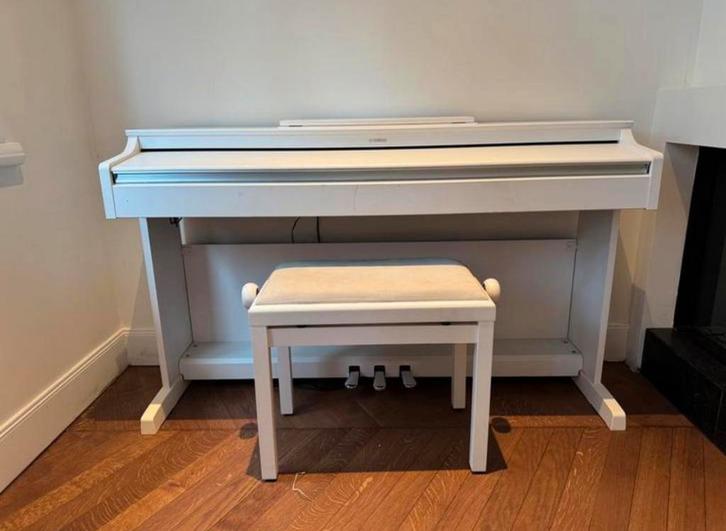 Yamaha arius YDP-163 met pianobank, Muziek en Instrumenten, Piano's, Zo goed als nieuw, Piano, Wit, Digitaal, Ophalen